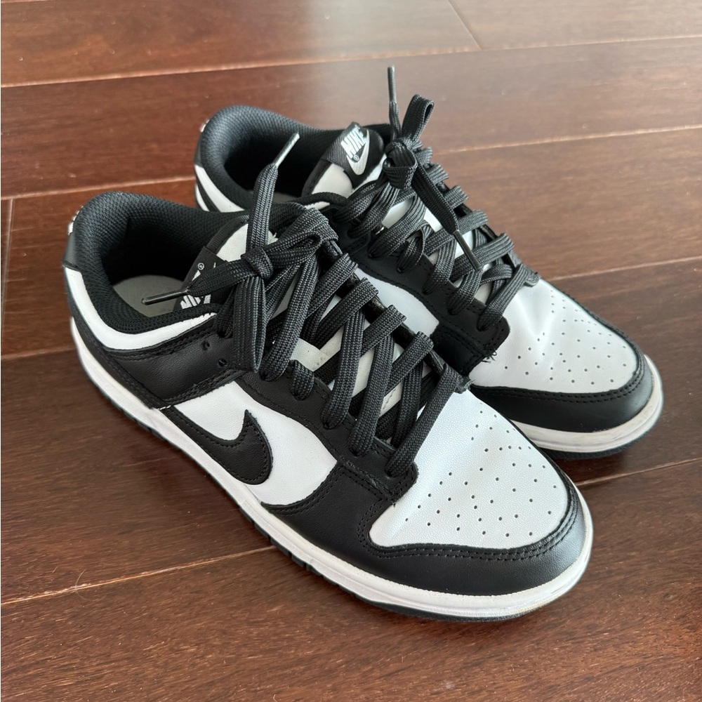 Nike Men's Black and White Sneakers
